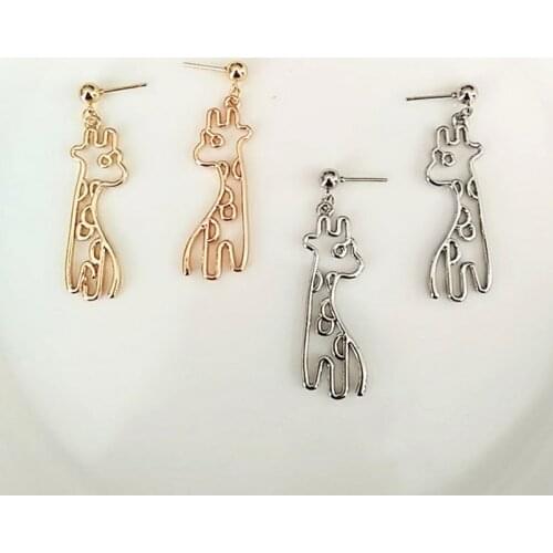 Fashion Hollow Out Giraffe Animal Stud Earrings Cute Girl Gold Silver Color Earring Accessories Simple Party Jewelry Gift