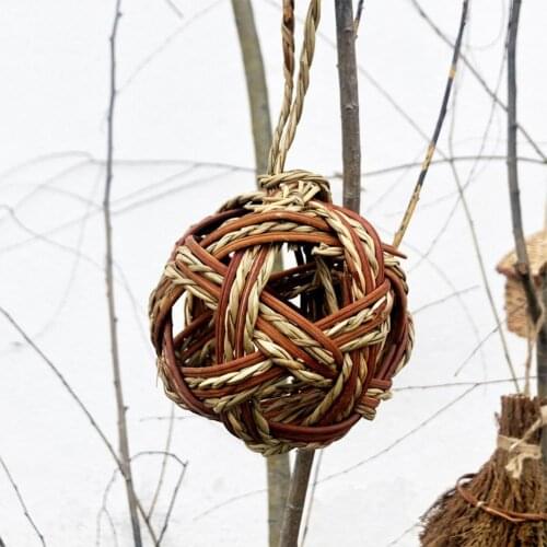 Wicker Grass Khaki Molar Round Shape Toy Fine Workmanship Bite Resistant Woven Pet Chew Ball Toy For Hamster Hanging Pendant