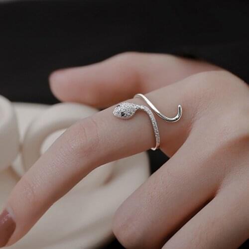 Lovely Rhinestone Snake Shape Open Adjustable Finger Ring for Women Simple Ring Fine Jewelry Girl Gift