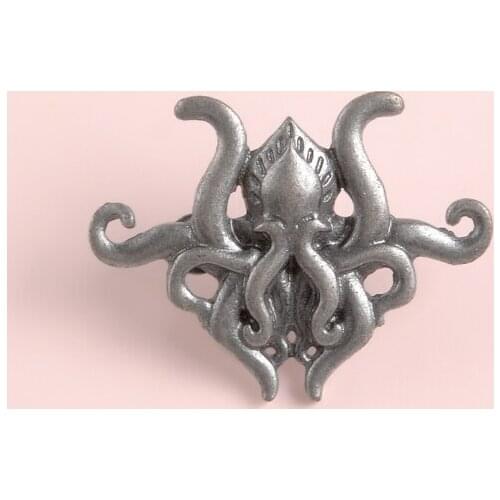 Metallic Silver Octopus Tentacles Brooch Lapel Pins H.P. Lovecraft Cthulhu For Film Novel Fans Shirt Bag Backpack Jewelry