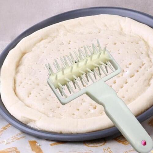 1pc Roller Knife For Dough Plastic Baking Tool Pizza Hole Needle Dry Roller Cutter Plastic Wheel Needle Roller Kitchen Roller