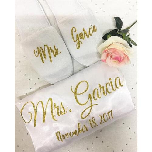 Personalized name glitter wedding Bride Bridesmaid satin pajamas kiminos robes with slippers bridal shower party favors gifts