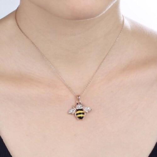 Necklaces Lovely Bee Crystal Rose Gold Pendant Necklaces for Women Clavicle Chains Anniversary Jewelry Accessories Gift Bijoux