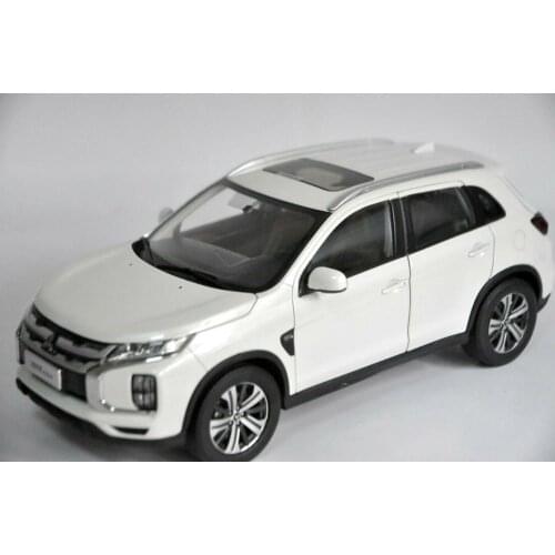 1:18 Diecast Model for Mitsubishi Pajero ASX 2020 White SUV Alloy Toy Car Miniature Collection Gifts Hot Selling Altis