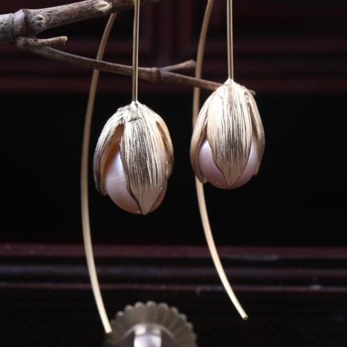 New Arrival High Quality Freshwater Baroque Pearl Dropping Earrings for Woman With Hand Make Gold Tulip Womans Gift