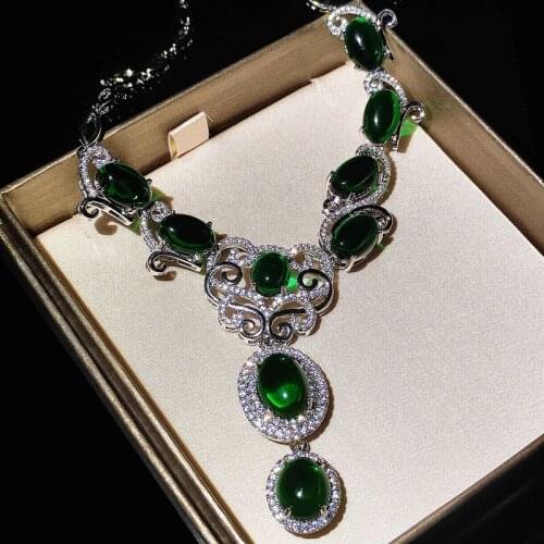 Luxury Vintage Necklace Oval Green Chalcedony Zircon Auspicious Cloud Pendant High Grade Jewelry For Women Party Christmas Gifts