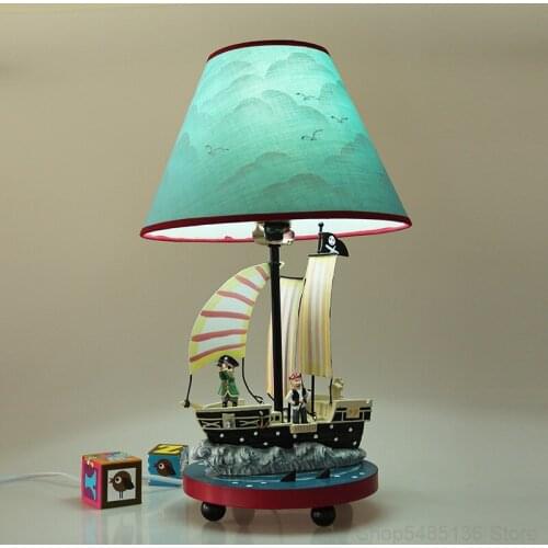 British Style Cartoon Pirate Ship Resin Table Lamp Bedroom Bedside Lamp Mediterranean Childrens Room Study Home Deco Table Lamp