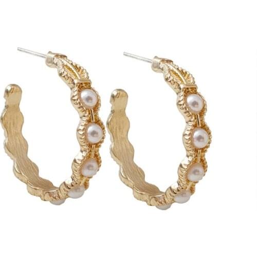 TIMEONLY Simulated Pearl C Shape Earrings for Women Femme Gold Color Alloy Wave Pattern Circle Hoop Earrings Party Jewelry