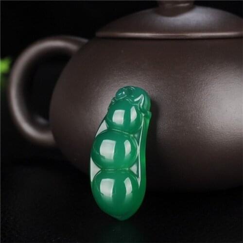 Natural Chinese Jade Hand-carved Green Agate Jade String Beans Jade Pendant Fashion Lovers Jade Chalcedony Jewelry Necklace