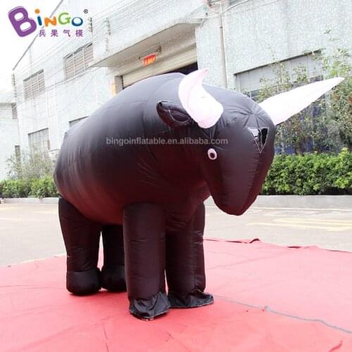 BINGO 3.2X1.8M black inflatable bull game for outdoor playground / inflatable bull costume / inflatable black bull parade toys