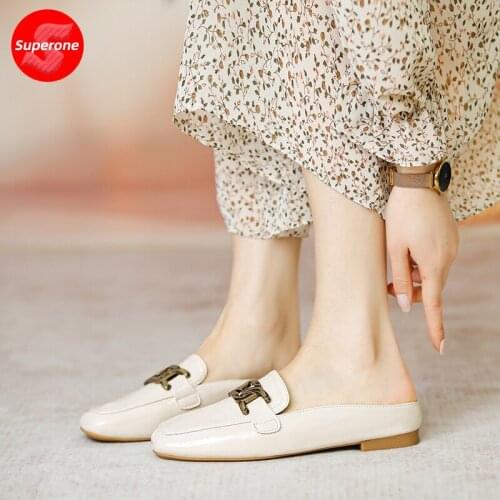 Superone 2021 Fashionable Metal Clasp Puller Sandals with Soft Soles and Patent Leather Sandals for Casual Wear