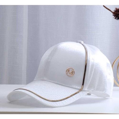 2020 Women Baseball Caps Feel Silk Cloth Blingbling Female Cap Lady New Hip-pop Hat Ins Authentic Caps Womens M Letter Sun Hats