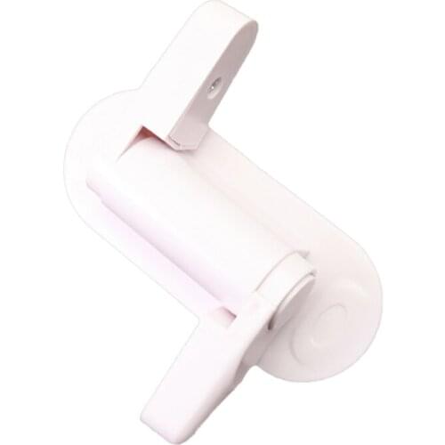 Kids Baby Boys Girls Safety Protection Buckle Anti-theft Door Switch Insurance Against Kids Opening Door Handle Limit 2021