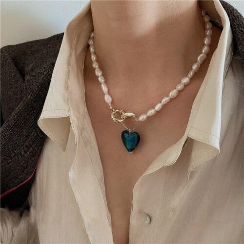 U-Magical Vintage Baroque Irregular Natural Pearl Pendant Necklaces for Women Blue Green Heart Linked Chain Necklace Jewelry