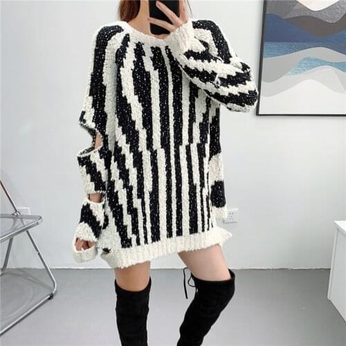 Womens Plus Size Knit Pullover Autumn Winter Black White Contrast Striped Sweater Loose long Pullovers Cutout Long Sleeve Jumper