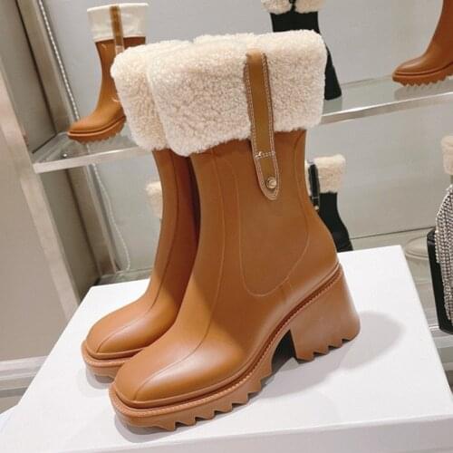 HTTUTSUKUSI Women's Boots