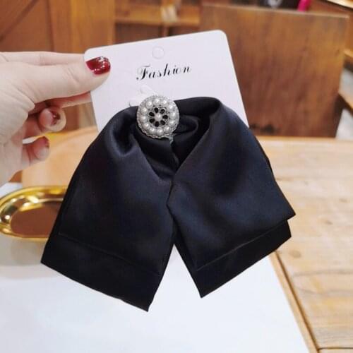 New Black Ribbon Bow Tie Brooch Korean Fashion Fabric Crystal Shirt Collar Pins College Brooches for Women Jewelry Accessories