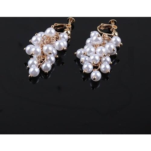 Trendy Simulated Pearl Clip On Earrings Grape bunches Hanging Dangle Luxury Without Pierced For Female Wedding Party Ear Clip