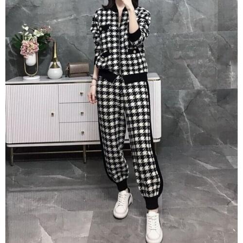Autumn and winter new Hepburn style black and white knitted womens suit fashion sweater harem pants net red 2-piece set