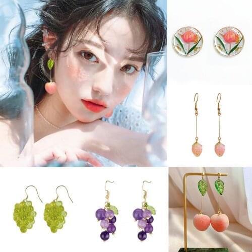 Transparent Crystal Green Grape Earrings Funny Simulation Fruit Purple Ear Hook Earrings Jewelry серьги 2021 тренд сережки
