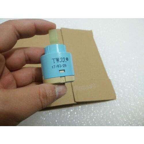 35mm hot and cold water spool ,flat feet water-saving reverse belt stalls three-stage faucet water-saving spool two stalls