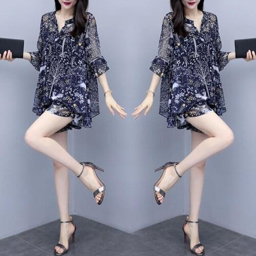 Womens two-piece chiffon 2020 new summer printed short-sleeved shirt shorts fashion slim suit foreign style suit female