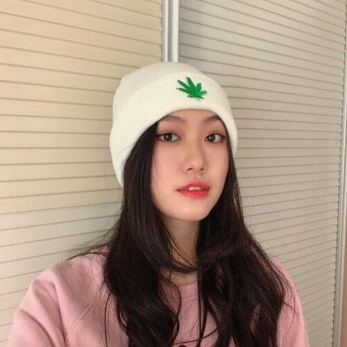 New Men Women Winter Weed Leaf Beanie Hats Warm Hip Hop Punk Knitting Winter Hat For Women Autumn Woolen Cap Skullies Black Hat