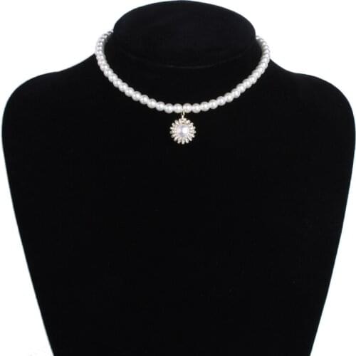 Fashion Handmade Beaded White Simulated Pearl Chokers Necklaces For Women Sweet Style Trendy Statement Pearl Pendants Necklace