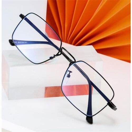 Vintage Rectangular Clear Glasses Women Metal Transparent Glasses Frame Ladies Myopia Optical Eyeglasses Frame Men Eyewear