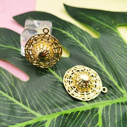 10pcs High Quality Straw Hat Charms Zinc Alloy Female Caps Floating Pendants Fashion Jewelry DIY Accessories Golden Tone 25*29mm