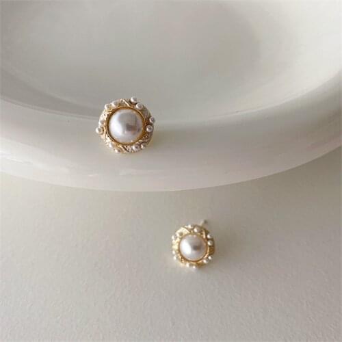 Baroque Pearl Stud Earrings For Women Vintage Gold Color Small Earring Temperament Korean Round Pendientes Jewelry Gift