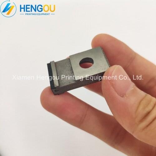 25 Pieces free shipping KBA Gripper pad P0135240 size:30*17*7mm KBA105 printing machine gripper