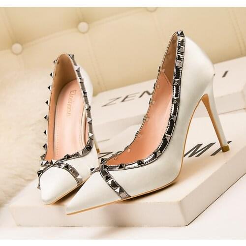 Women Shoes High Heels Rivet Women Pumps Women Shoes Sexy Women Heels Pointed Wedding Shoes Stiletto Party Ladies Shoes