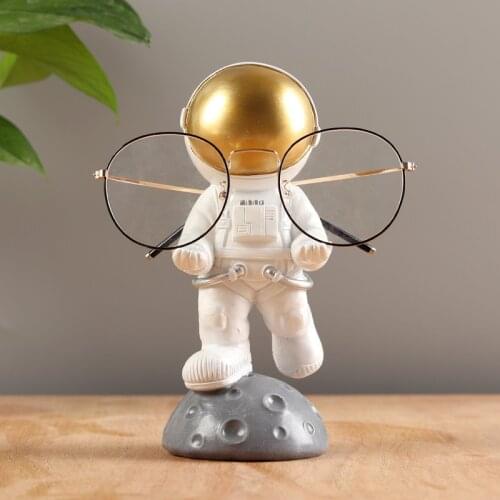 Creative Astronaut Spaceman Glasses Holder Resin Action Figure Diy Model Speelgoed Home Office Desktop Decoration Art Crafts