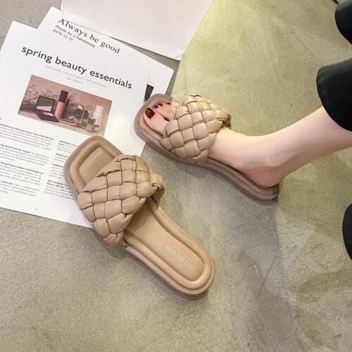 2021 Summer New Korean Edition Web Celebrity Assorted Twist Woven Cool Slippers for Women To Wear Outside The Beach Slippers