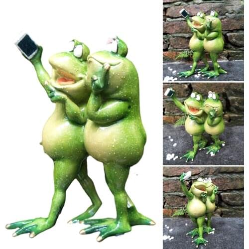 3D Creative Frog Selfie Statues for Selfie Enthusiast Amphibian Collector Desktop Decor TN88