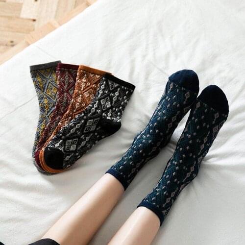 1 Pair Women Socks Cotton Euramerican National Wind Winter and Autumn Female Socks Warm Cute 2020 New Fashion Style DW010