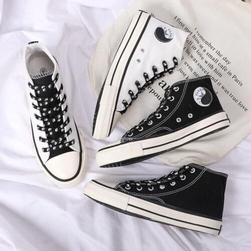 2020 Fashion Mens Shoes Vulcanized Sneakers Lace up Trainers Man Flats Chaussure Men Women Casual High Top Canvas Shoes Classic