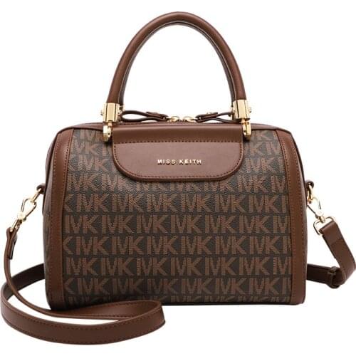 Womens bag 2021 new luxury fashion fashion messenger bag large capacity Boston pillow one shoulder handbag Bolos Sacs femme Tas