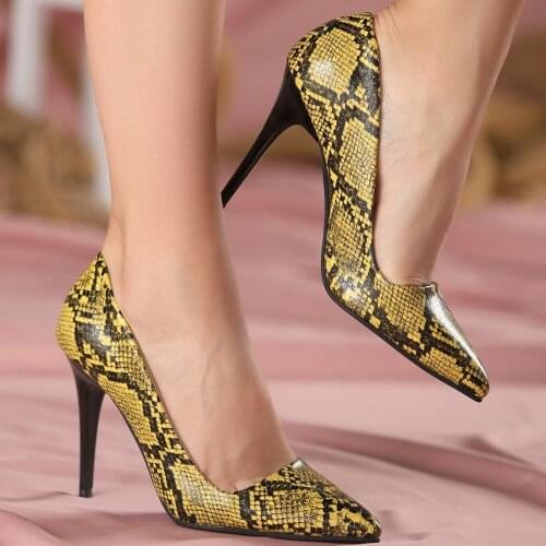 Tonar Reme Yellow Skin Snake Detailed Stiletto Women Shoes New Season Comfortable and Stylish Orthopedic Summer Fashion Trend