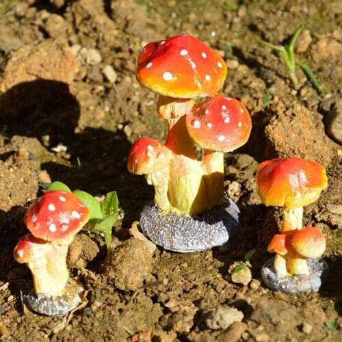 Resin Mushroom Miniature Dollhouse Bonsai Fairy Micro Garden Landscape Decor