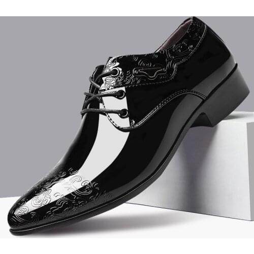 Free Shipping Black Formal Patent Leather Shoes For Men Fashion Printed Mens Dress Shoes Man Pointed Toe Wedding Shoes