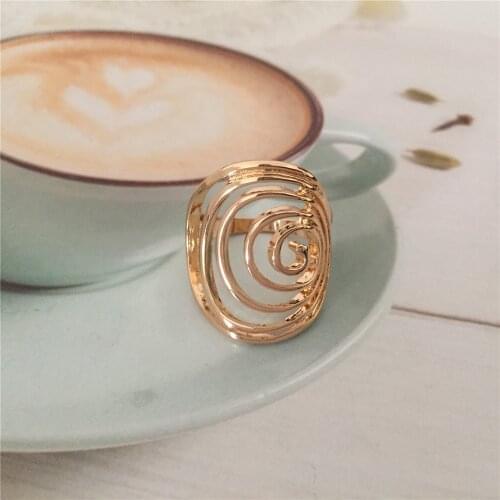 Gorgeous Gold Color Plating Circled Hollow Surface Ring For Women Casual Bohemia Unique Trendy OL Finger Decoration Jewelry