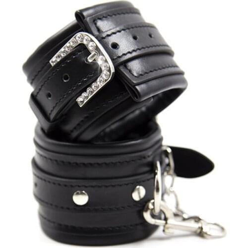 Sexy Adjustable Black PU Leather Comfortable Handcuffs Restraints BDSM Bondage Tools Flirting Tool for Beginners Games SP0031