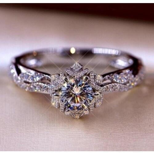 Romantic Fashion Shiny Zircon Inlaid Silver Color Princess Queen Engagement Wedding Rings Elegant Lady Prom Jewelry Birthday Gif