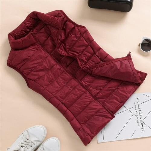 2020 New Ultra Light Down Vest Women Short Vest Windproof Lightweight Warm Waistcoat Female White Duck Down Down Coat Sleeveless