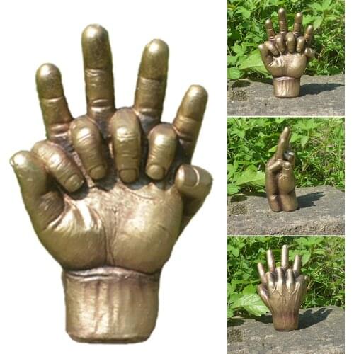 Soulmates Hands Entwined Statue Hand Painted Resin Crafts Desktop Ornament For Home Living Room Office Home Decor