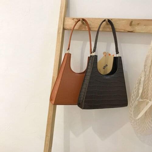 Womens PU small square bag new popular retro shoulder bag ladies texture simple handbag Womens fashion buckle small square bag