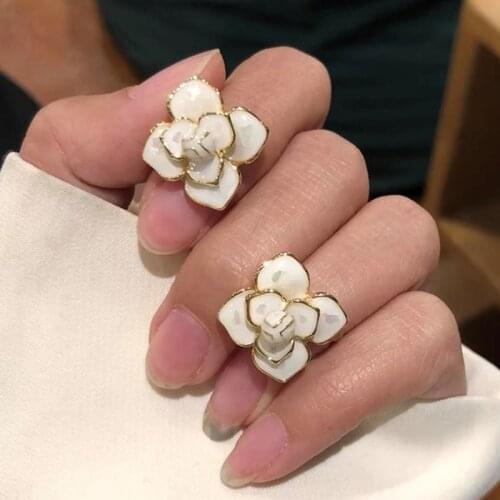 Elegant White Camellia Stud Earrings Retro 3D Flowers Fashion Charm Women Earrings Girl Gifts For Friends
