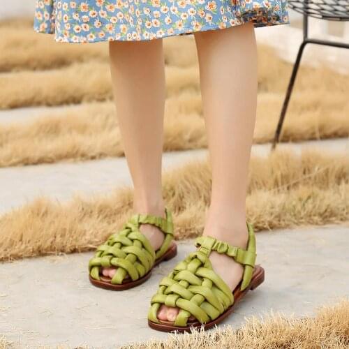 2021 Designer Summer Shoes Genuine Leather Gladiator Sandals Knit Retro Flats Coffee/Brown